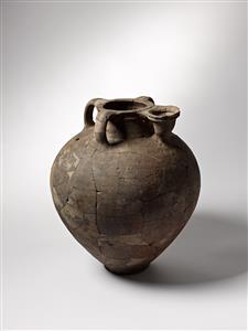 Pillar-Handled Jar  
 Photographer:Meidad Suchowolski